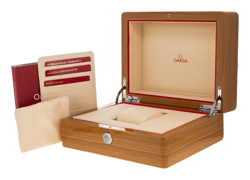 Omega Speedmaster Racing 329.33.44.51.04.001